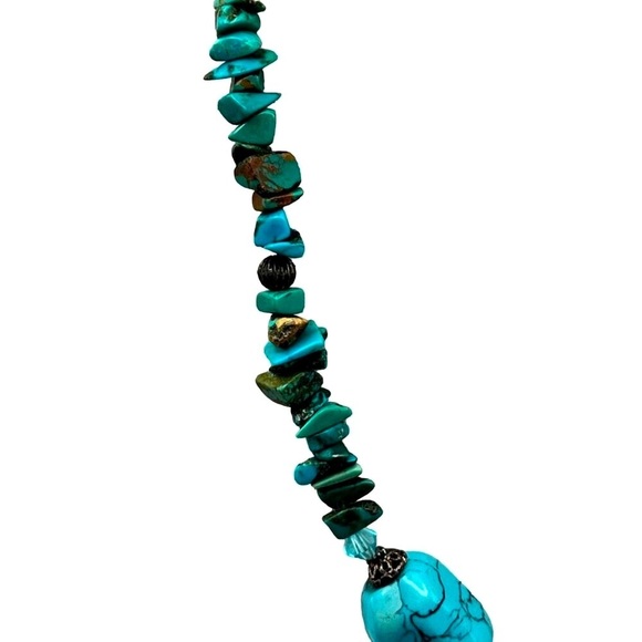 Vintage Geniune Turquoise & Howlite Beaded Necklace - Picture 4 of 8